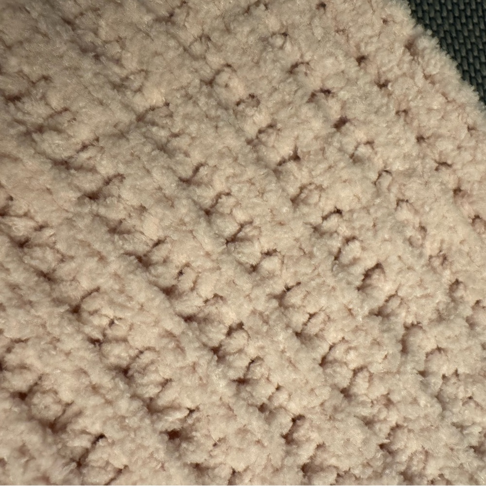 Pink Ribbed Knit baby blanket - Picture 3 of 3